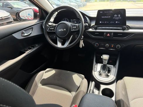 Used 2024 Kia Forte LXS w/ LXS Technology Package FWD image 19