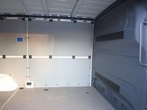 Used 2025 Mercedes-Benz Sprinter 2500 image 26