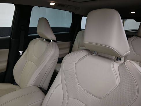 Used 2025 INFINITI QX60 Sensory w/ Vision Package AWD/4WD image 14