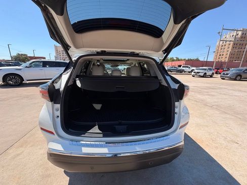 Certified 2023 Nissan Murano Platinum w/ Cargo Package AWD/4WD image 6