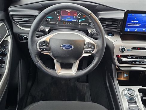 Certified 2024 Ford Explorer XLT image 34
