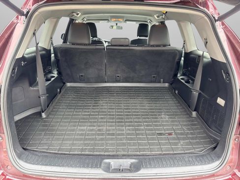 Used 2014 Toyota Highlander LE image 9