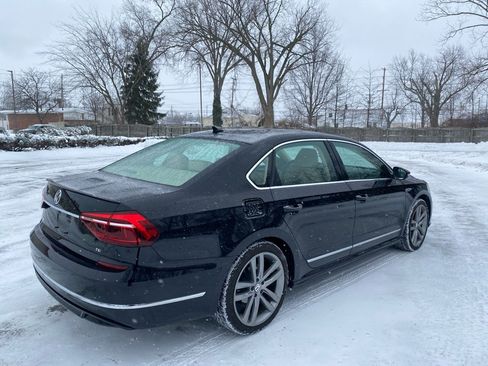 Used 2017 Volkswagen Passat 1.8T R-Line image 5