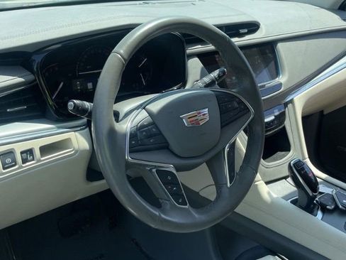 Used 2019 Cadillac XT5 Luxury FWD image 10