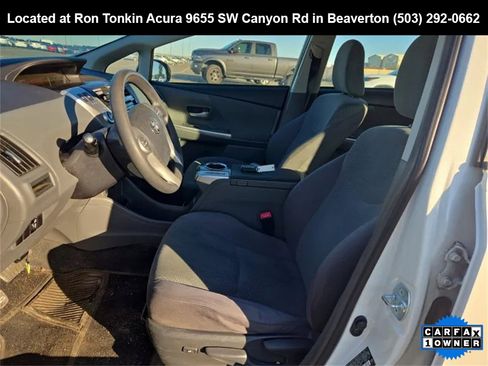 Used 2014 Toyota Prius V Two image 8