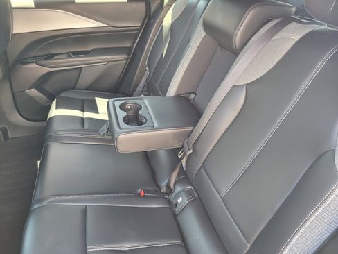 Certified 2024 Cadillac Lyriq Tech AWD/4WD image 11