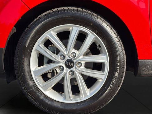 Used 2019 Kia Soul + FWD image 11