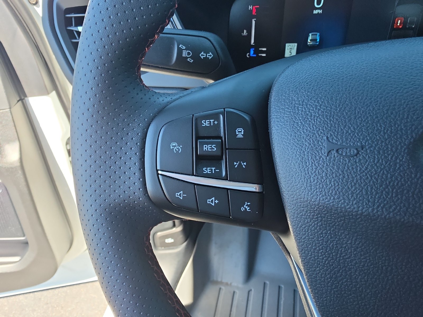Certified 2024 Ford Escape ST-Line w/ Tech Pack #1 FWD image 23