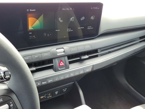 Used 2025 Kia K4 LXS image 24