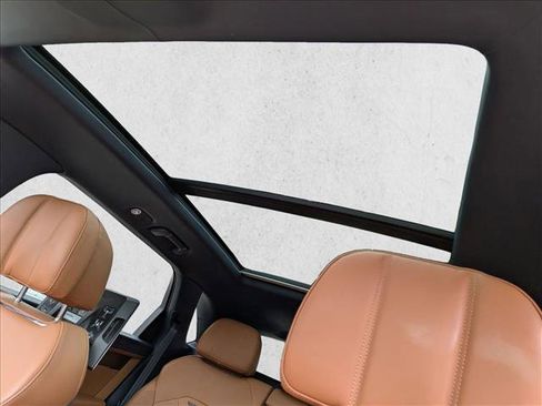 Used 2023 Bentley Bentayga Extended Wheelbase image 14