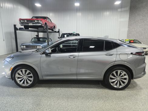 Used 2024 Buick Envista Avenir image 2
