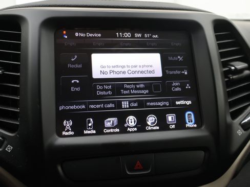 Used 2016 Jeep Cherokee Latitude w/ Cold Weather Group AWD/4WD image 48