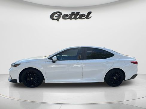 Used 2026 Toyota Camry SE FWD image 8
