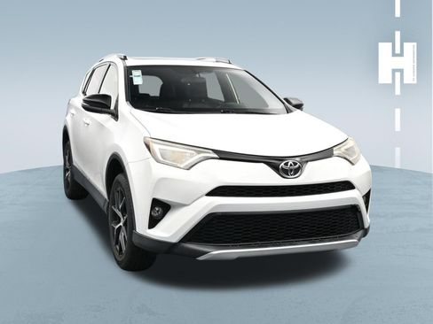 Used 2016 Toyota RAV4 SE FWD image 1
