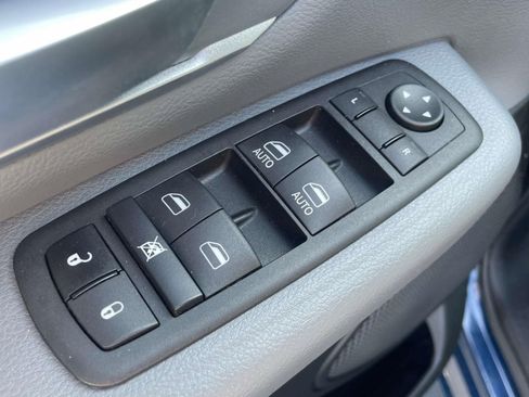 Used 2023 RAM 1500 Big Horn AWD/4WD image 16