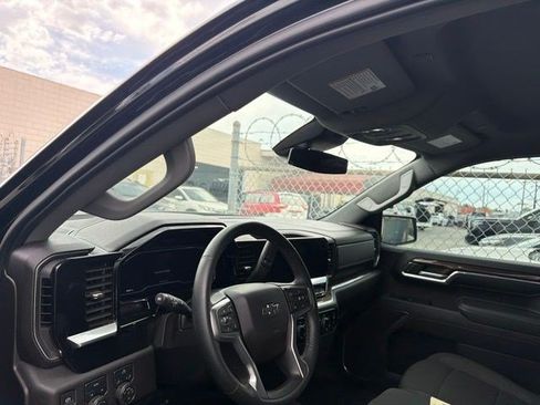 Used 2023 Chevrolet Silverado 1500 RST w/ Rally Edition AWD/4WD image 17