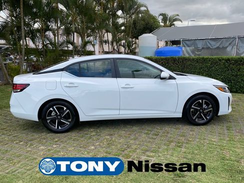 Used 2024 Nissan Sentra SV FWD image 8