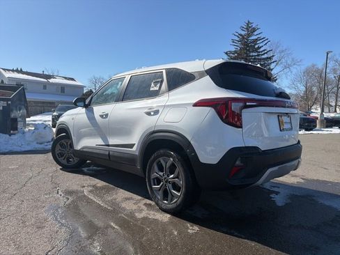 Used 2024 Kia Seltos LX image 5