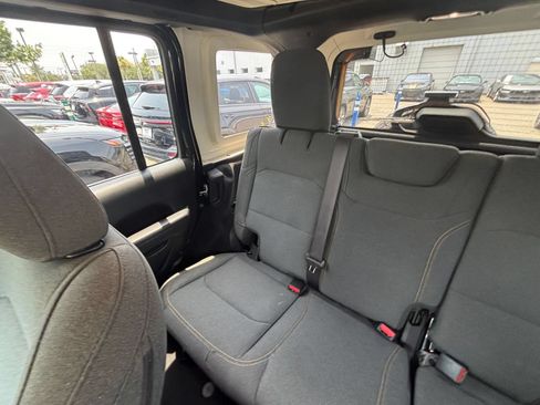 Used 2025 Jeep Wrangler Unlimited Sport AWD/4WD image 38