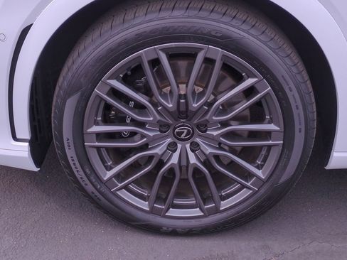 Used 2023 Lexus RX 500h F Sport image 10