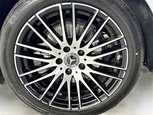 Used 2025 Mercedes-Benz C 300 4MATIC Sedan image 32