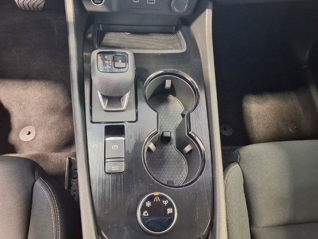 Used 2023 Nissan Rogue S AWD/4WD image 16