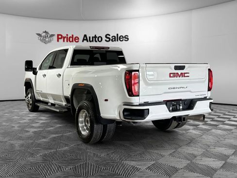 Used 2022 GMC Sierra 3500 Denali w/ Denali Ultimate Package image 4
