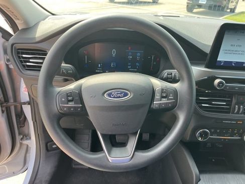 Used 2025 Ford Escape Active AWD/4WD image 17