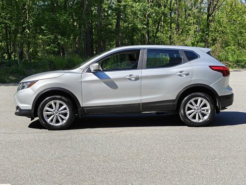 Used 2017 Nissan Rogue Sport S w/ S Appearance Package AWD/4WD image 5