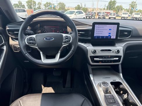 Used 2023 Ford Explorer XLT w/ Equipment Group 202A AWD/4WD image 10