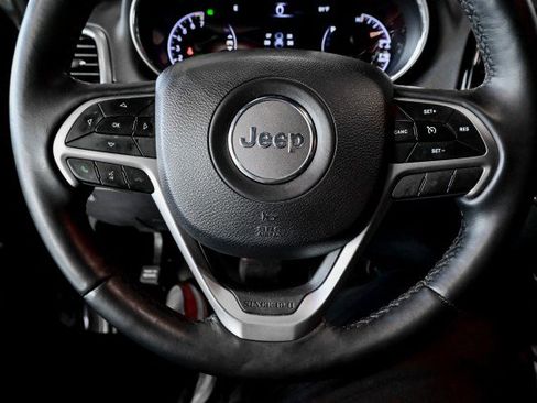 Used 2019 Jeep Grand Cherokee Limited w/ Luxury Group II image 40