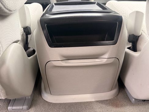 Used 2011 Toyota Sienna LE FWD image 17