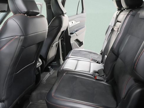 Used 2025 Ford Explorer ST AWD/4WD image 28