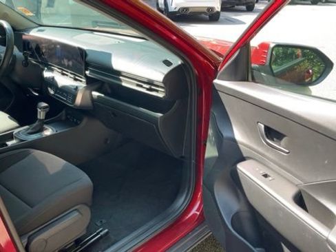 Used 2025 Hyundai Kona SEL FWD image 10