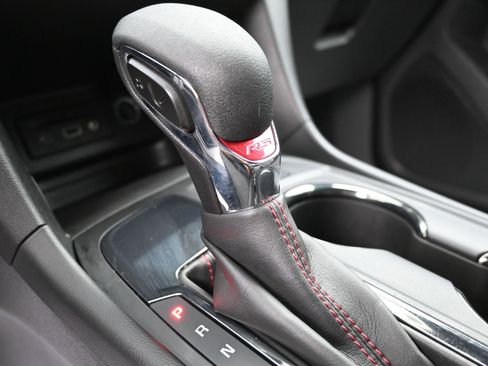 Used 2024 Chevrolet Equinox RS FWD image 20