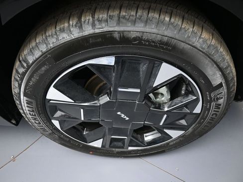 New 2026 Kia Sportage SX FWD image 15