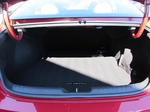 Used 2023 Hyundai Elantra Limited FWD image 25
