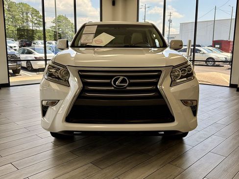 Used 2015 Lexus GX 460 w/ Premium Package AWD/4WD image 2