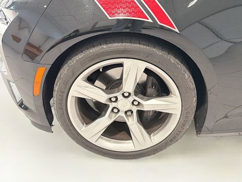 Used 2016 Chevrolet Camaro SS RWD image 26