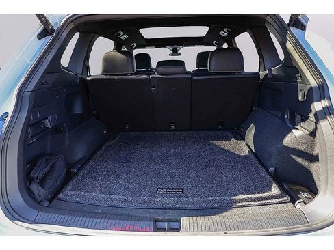 Used 2022 Volkswagen Tiguan SE R-Line image 24