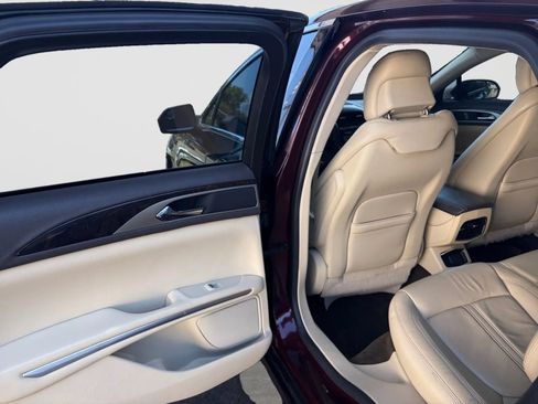 Used 2013 Lincoln MKZ FWD image 12