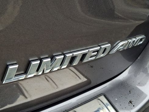 Used 2017 Toyota Highlander Limited AWD/4WD image 31