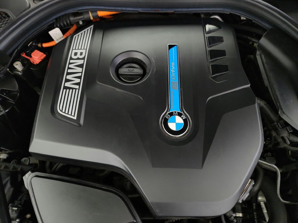 Used 2018 BMW 530e xDrive AWD/4WD image 43
