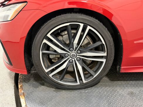 Used 2019 Volvo S60 T6 R-Design image 33