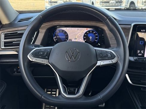 Used 2025 Volkswagen Atlas SEL Premium R-Line image 12