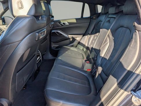 Used 2021 BMW X6 xDrive40i w/ M Sport Package image 13