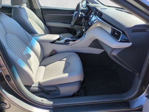 Used 2019 Toyota Camry SE image 21