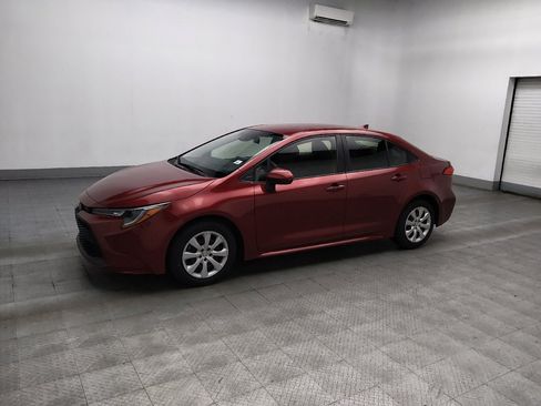 Used 2022 Toyota Corolla LE FWD image 2