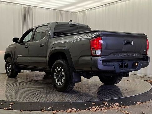 Certified 2017 Toyota Tacoma TRD Sport image 9