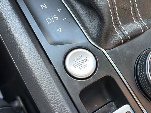 Used 2021 Volkswagen Atlas SEL Premium image 24